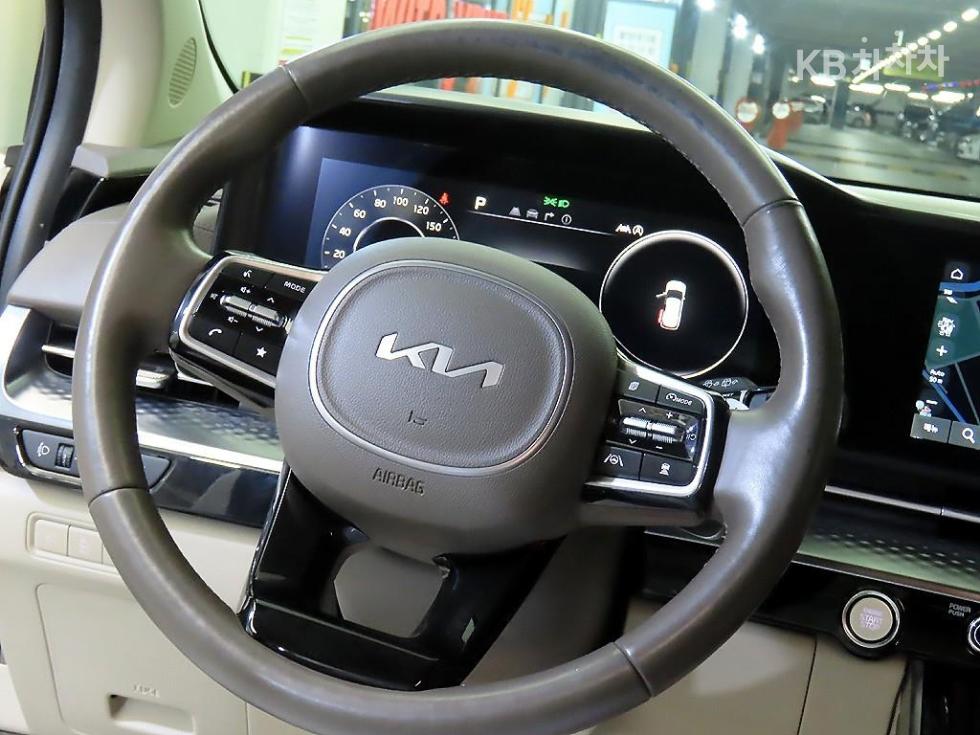Kia Carnival — miniaturë 8