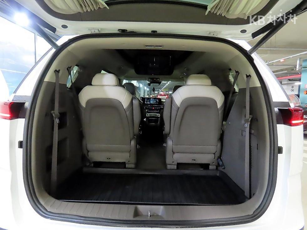 Kia Carnival — miniaturë 16