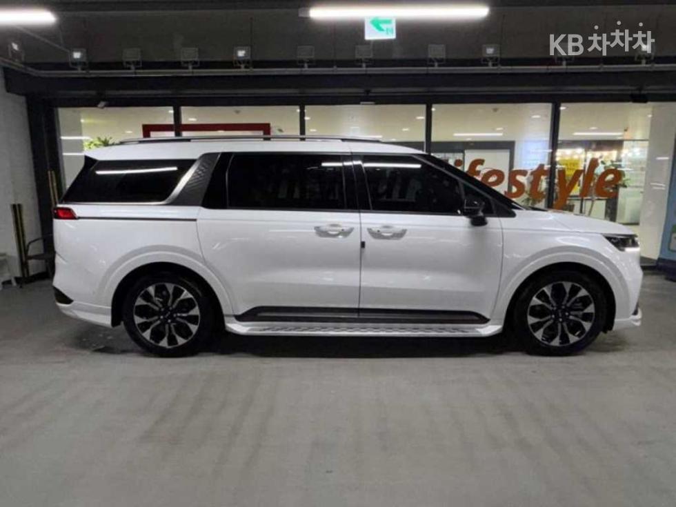 Kia Carnival — miniaturë 3