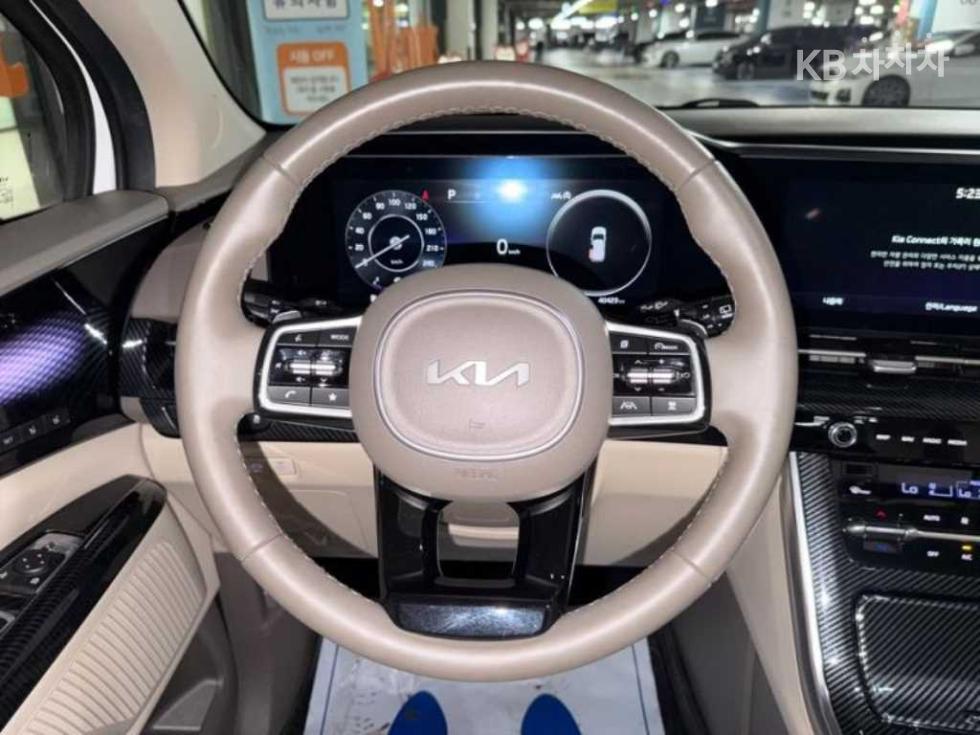 Kia Carnival — miniaturë 8