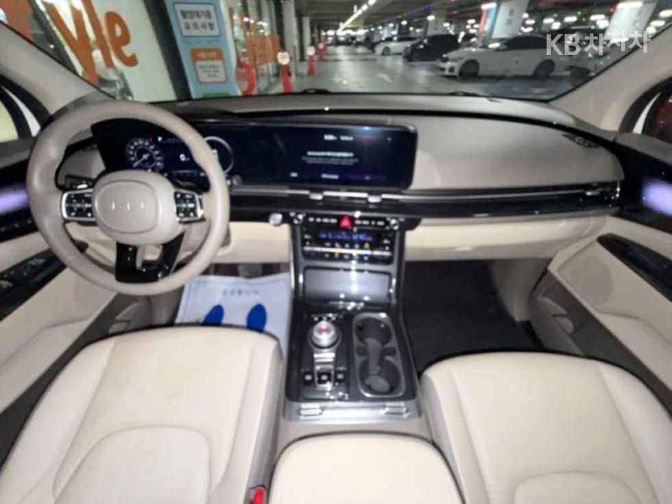 Kia Carnival — miniaturë 11