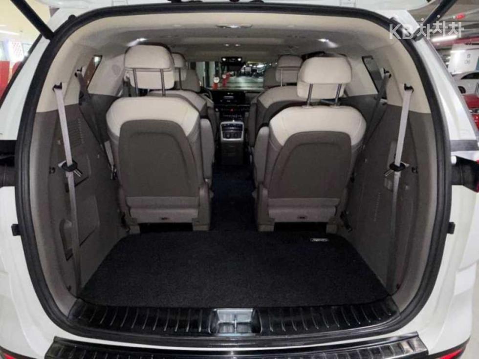 Kia Carnival — miniaturë 18