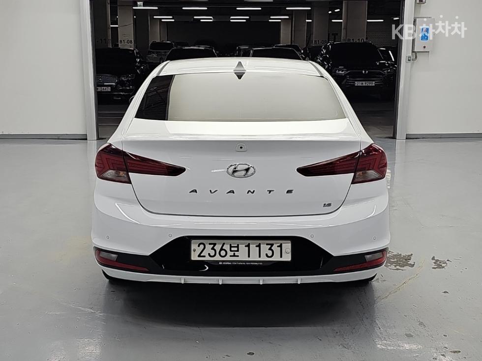 Hyundai Avante — miniaturë 3