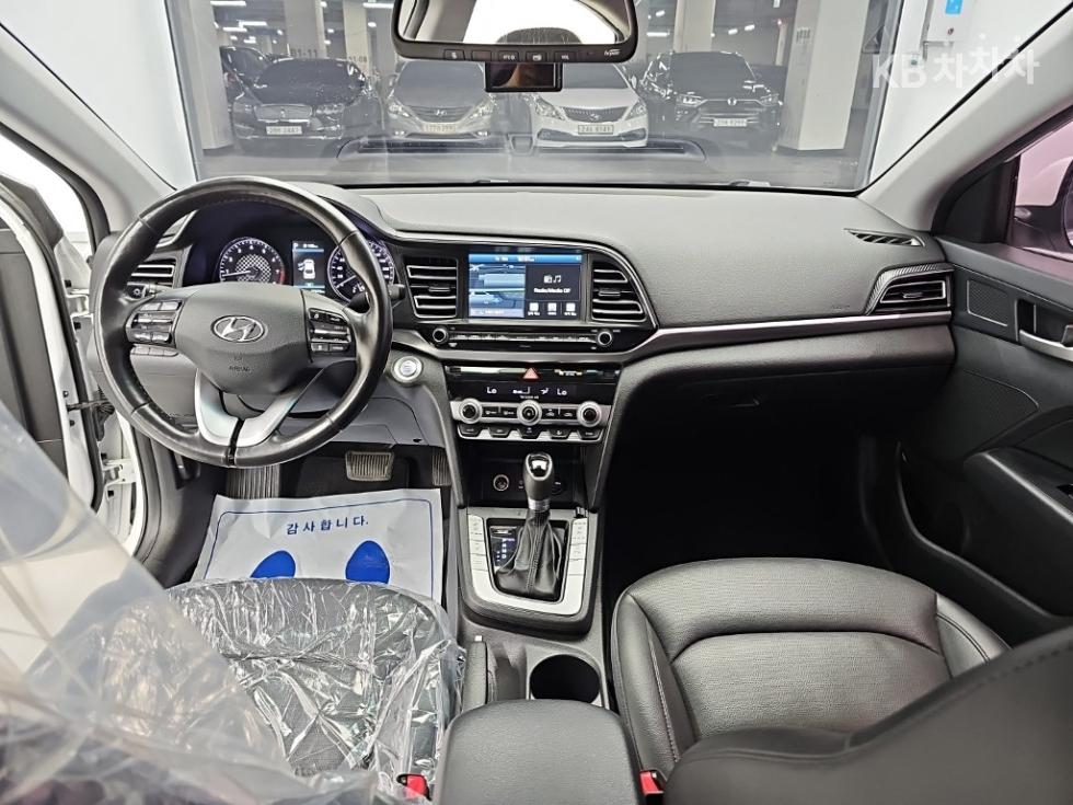 Hyundai Avante — miniaturë 7