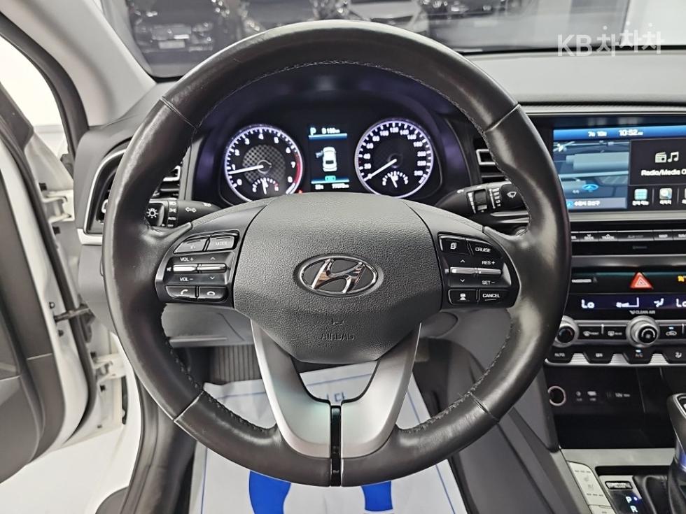 Hyundai Avante — miniaturë 9