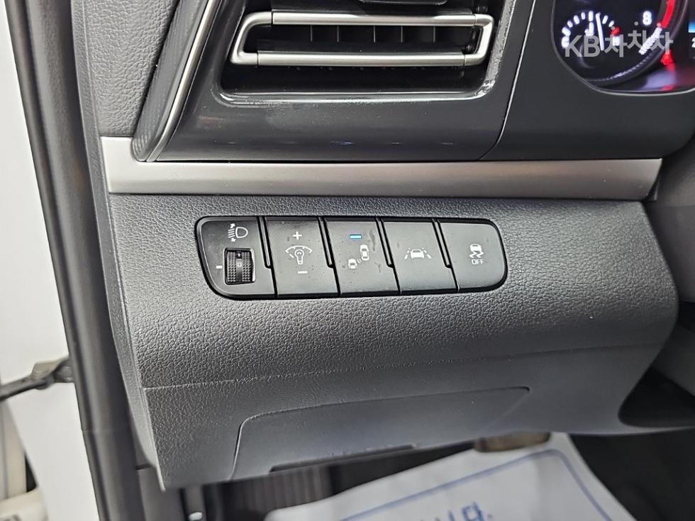 Hyundai Avante — miniaturë 18