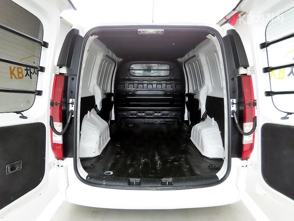 Hyundai Staria — miniaturë 5