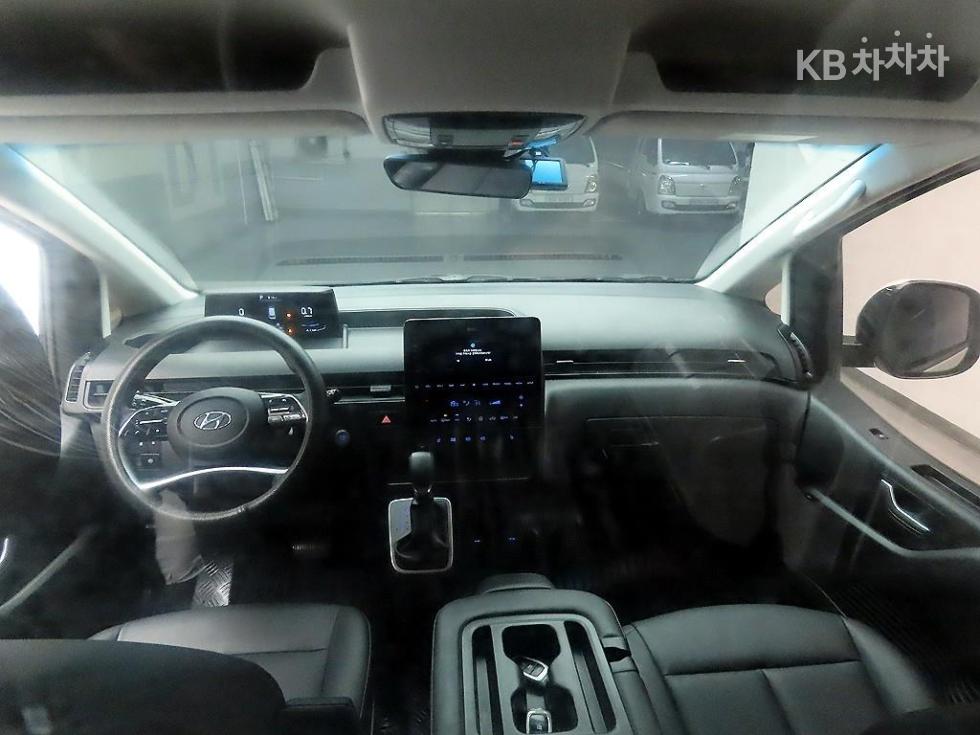 Hyundai Staria — miniaturë 7