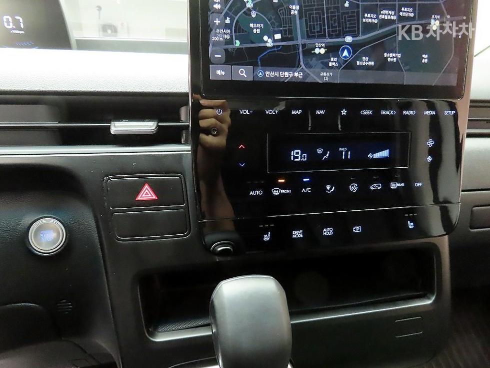 Hyundai Staria — miniaturë 15