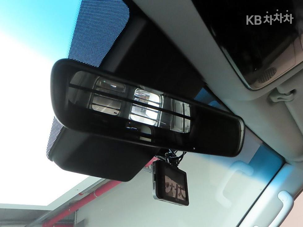 Hyundai Staria — miniaturë 17