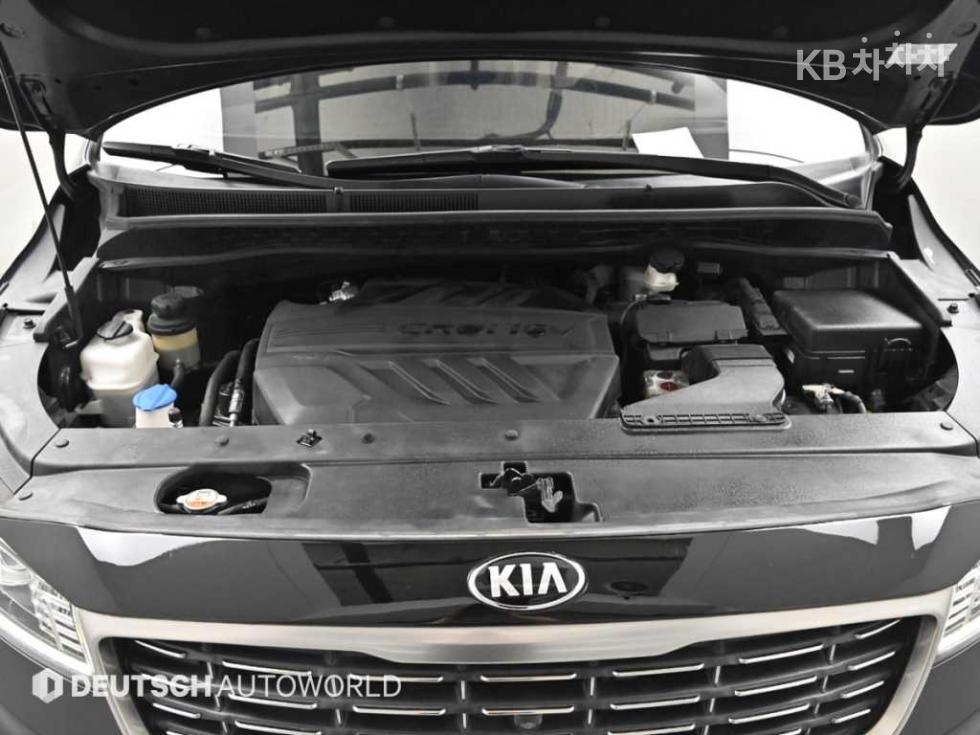 Kia Carnival — miniaturë 6