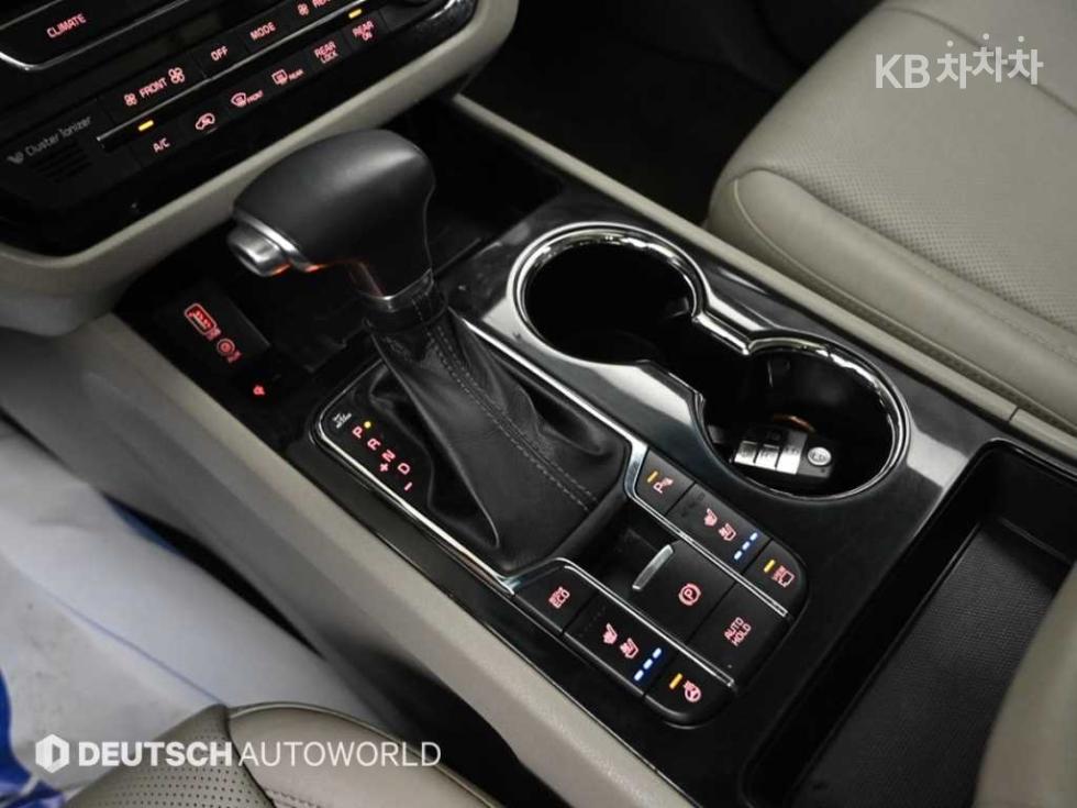 Kia Carnival — miniaturë 9