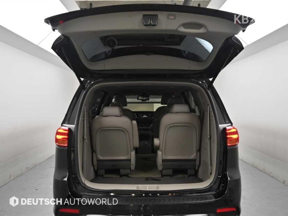 Kia Carnival — miniaturë 19