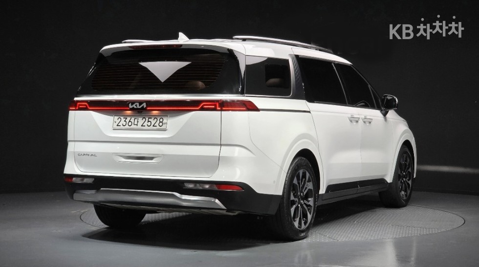 Kia Carnival — miniaturë 2