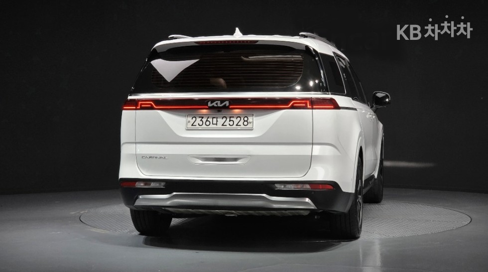 Kia Carnival — miniaturë 4