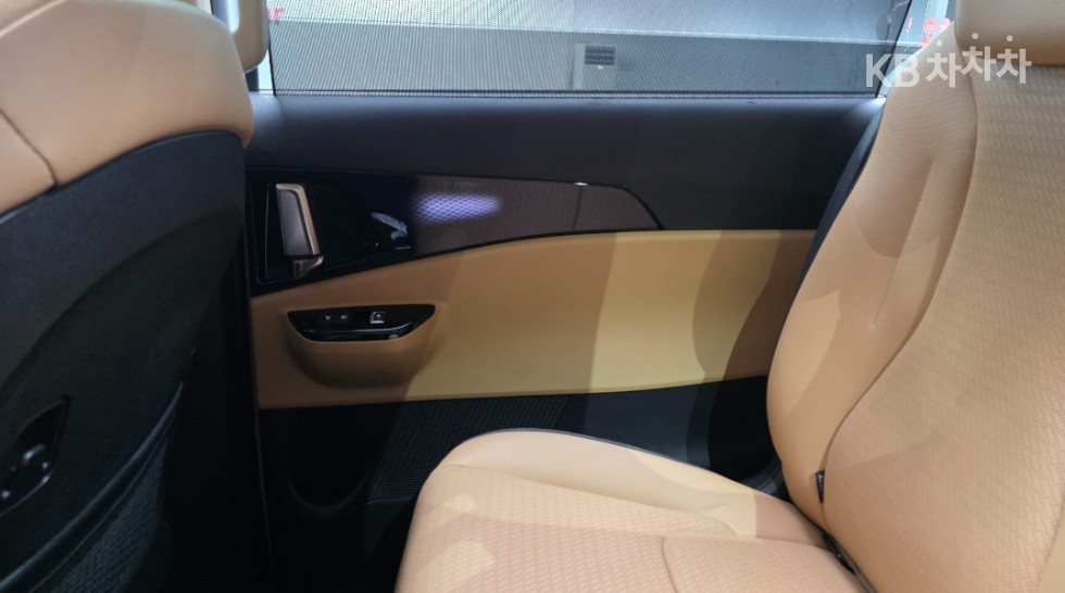 Kia Carnival — miniaturë 14