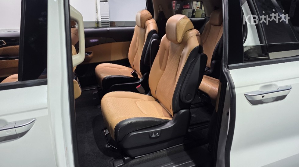 Kia Carnival — miniaturë 18