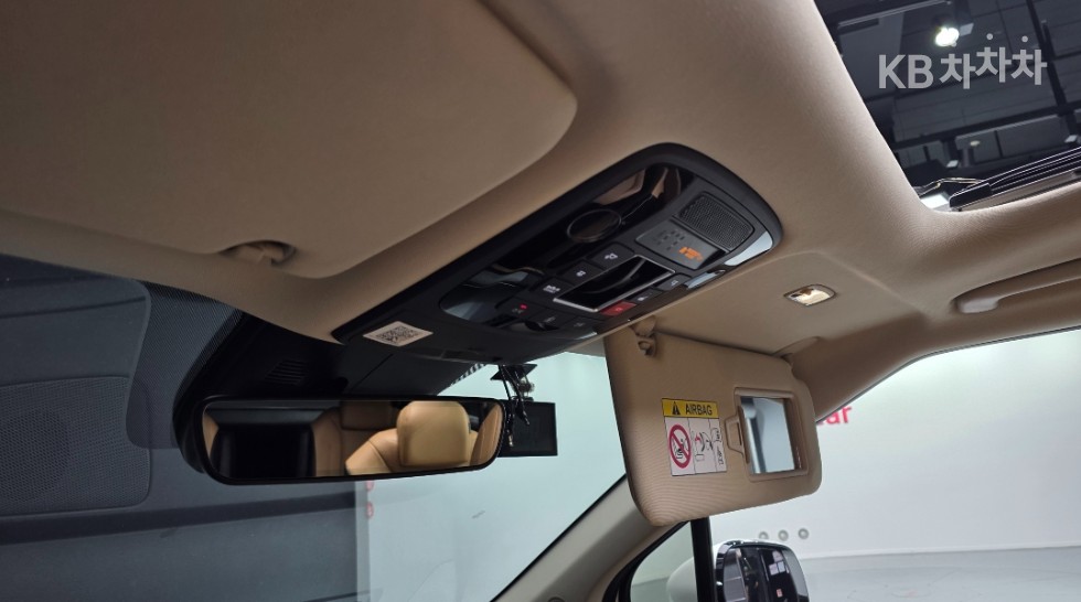 Kia Carnival — miniaturë 27
