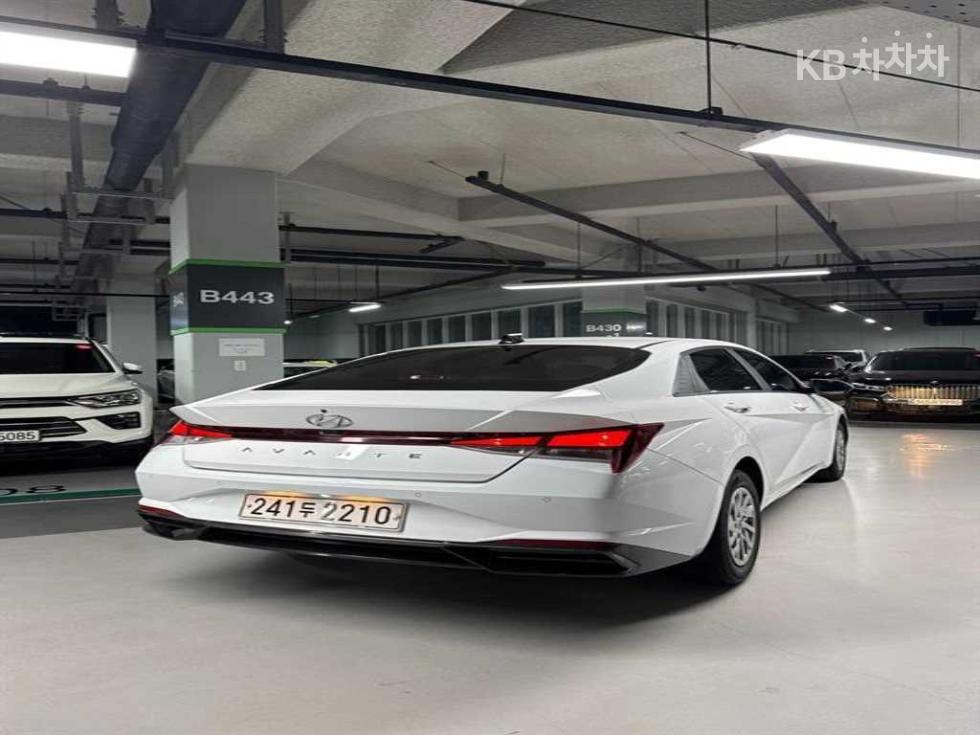 Hyundai Avante — miniaturë 3