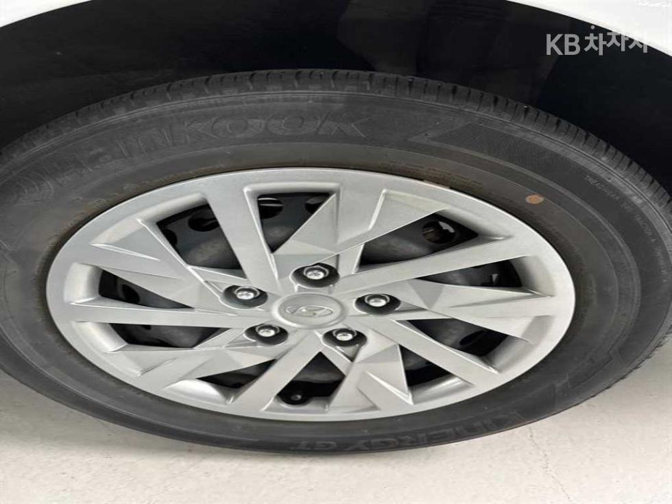 Hyundai Avante — miniaturë 5