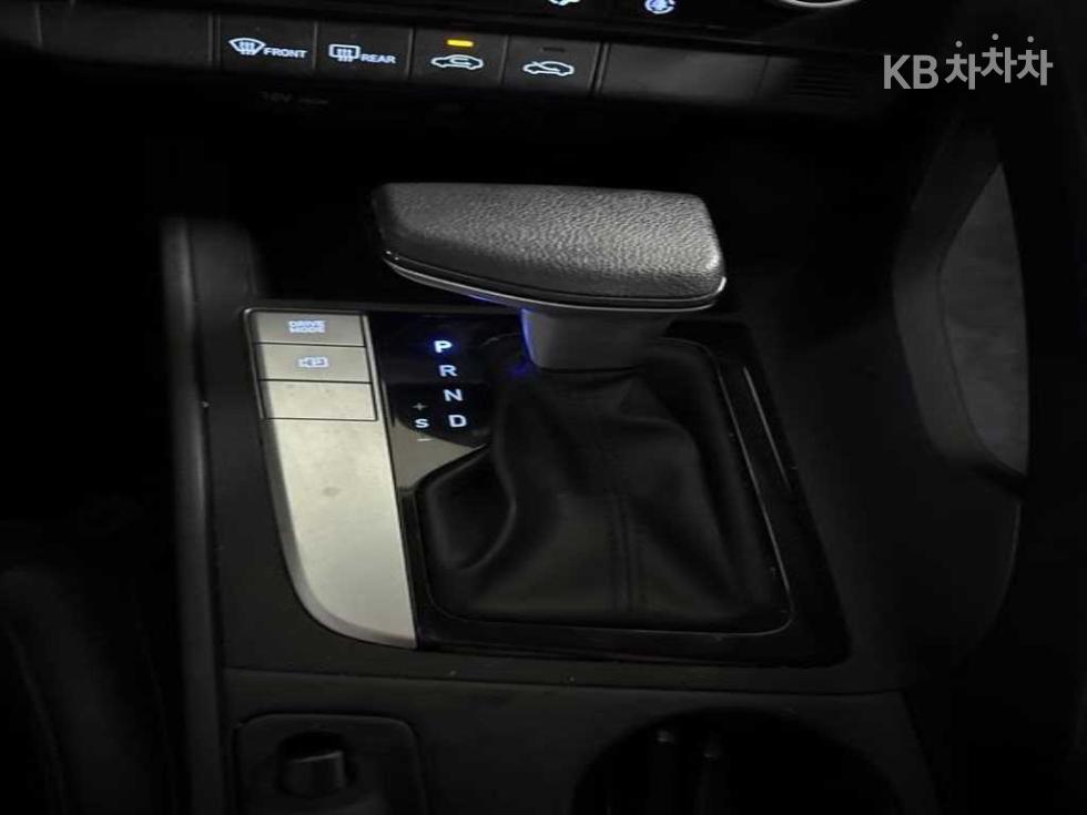 Hyundai Avante — miniaturë 13