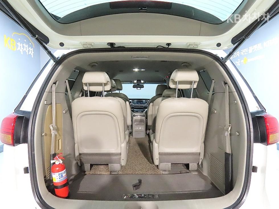 Kia Carnival — miniaturë 19