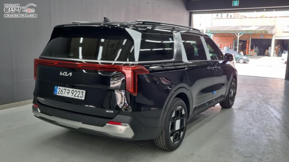 Kia Carnival — miniaturë 2
