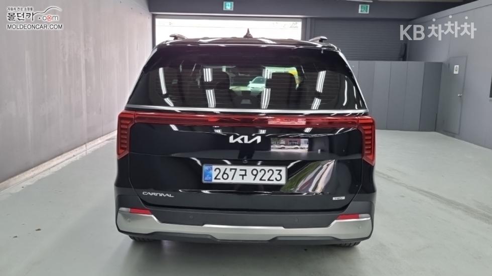 Kia Carnival — miniaturë 4