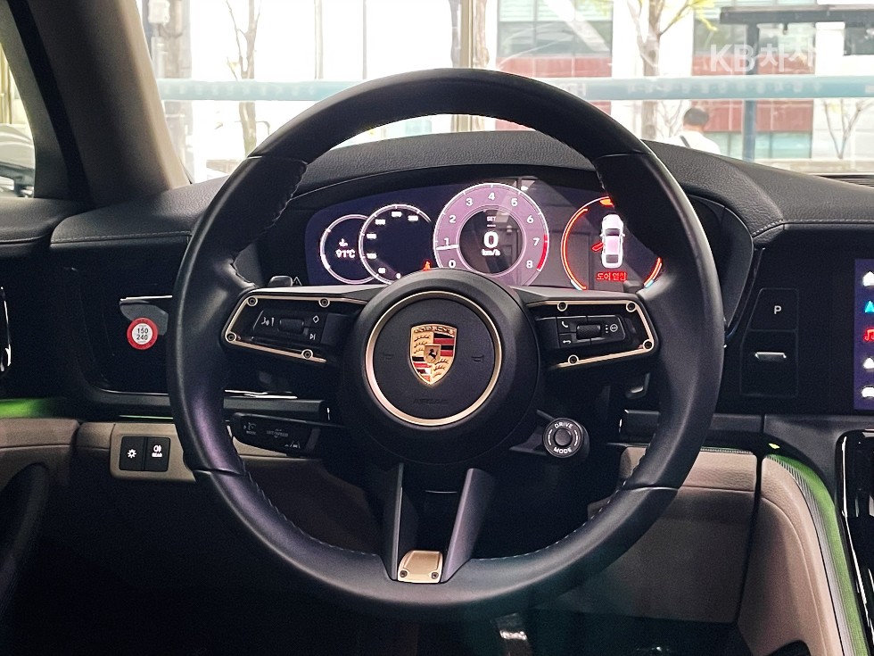 Porsche Panamera — miniaturë 11