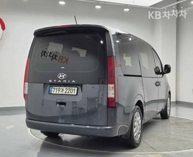 Hyundai Staria — miniaturë 3