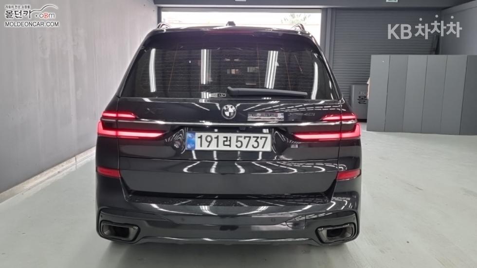 BMW X7 — miniaturë 4