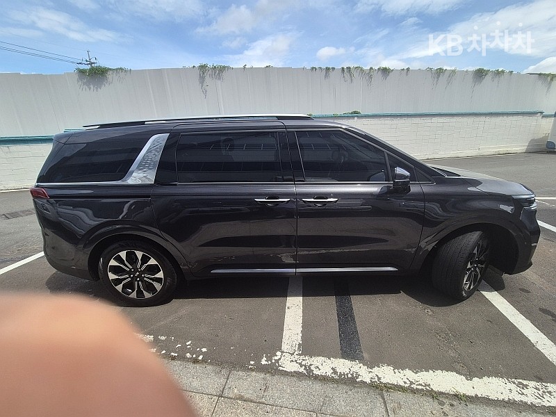 Kia Carnival — miniaturë 3