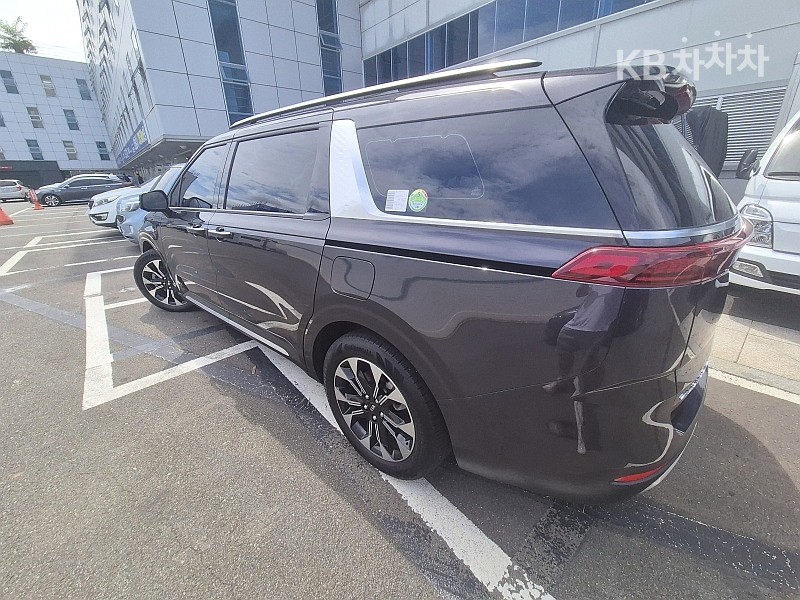 Kia Carnival — miniaturë 6