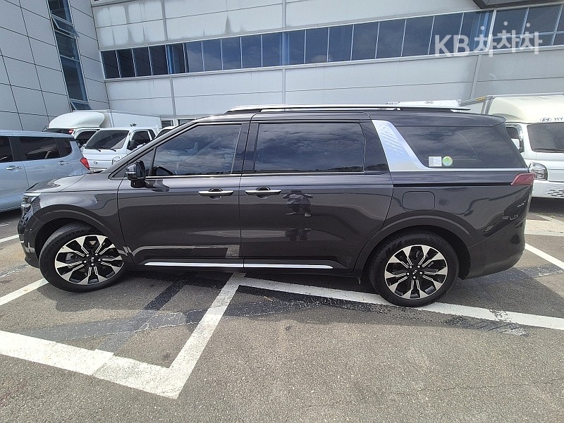 Kia Carnival — miniaturë 7