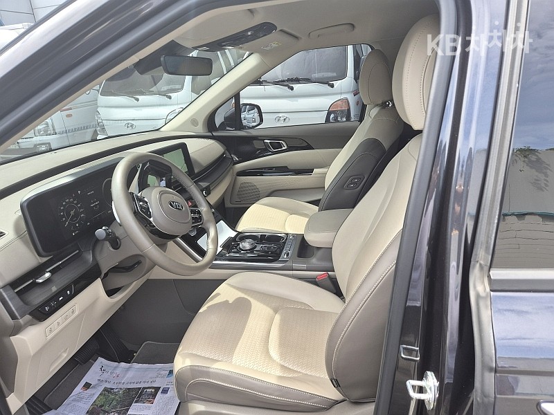 Kia Carnival — miniaturë 8