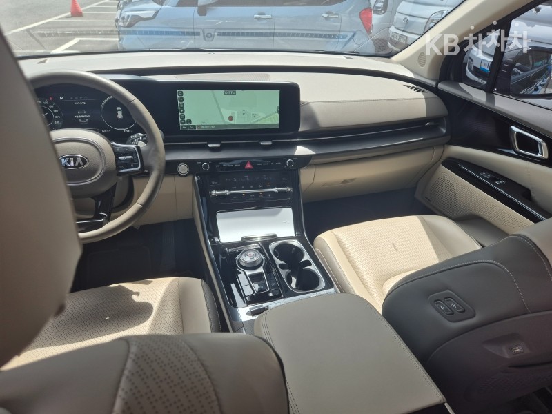 Kia Carnival — miniaturë 10