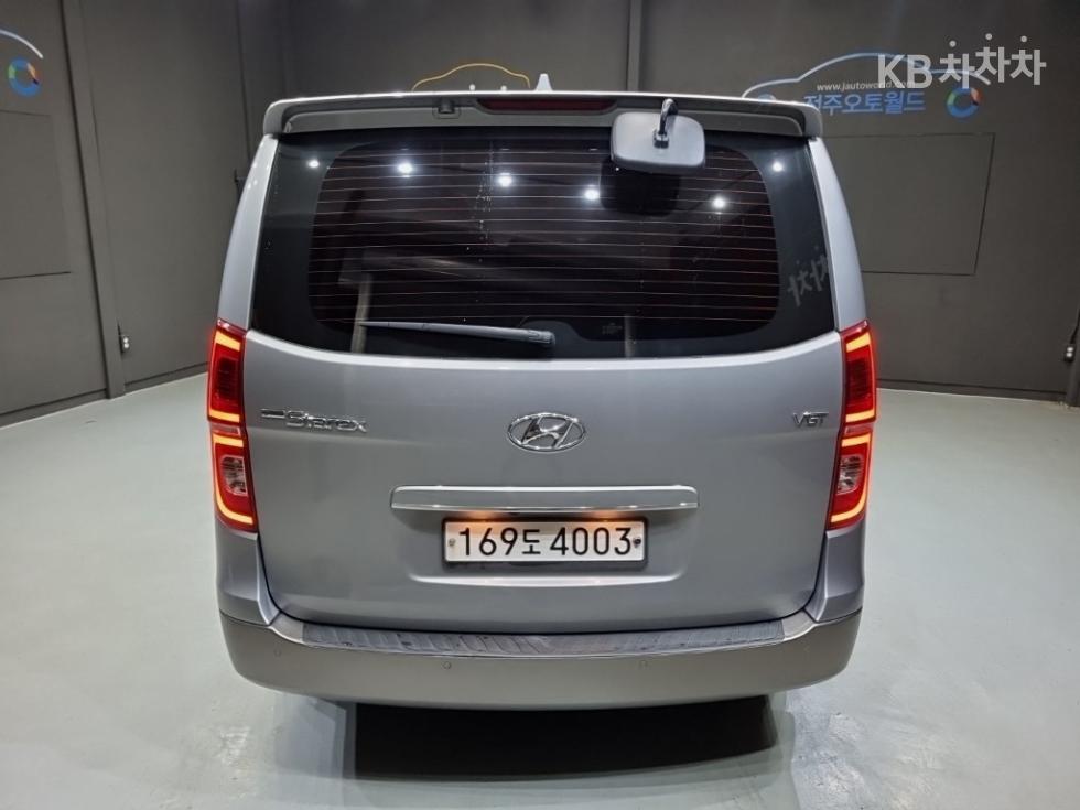 Hyundai Starex — miniaturë 3