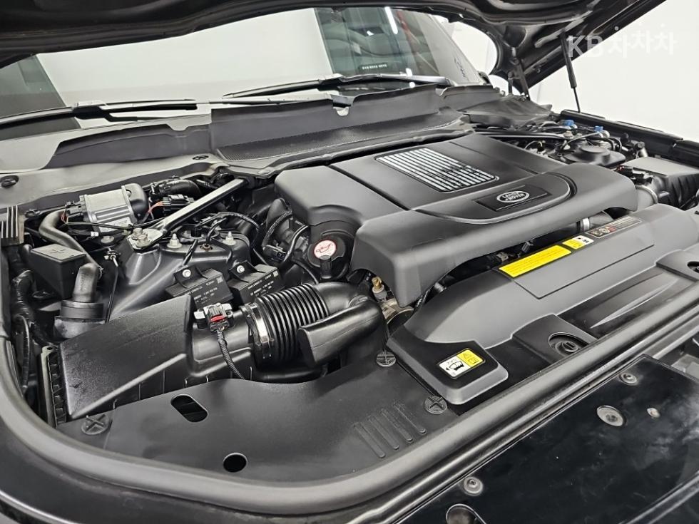 2018 Land Rover Used Car photo