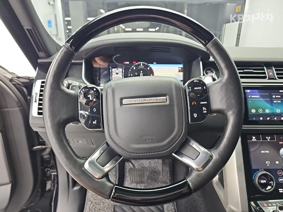 2018 Land Rover Used Car photo