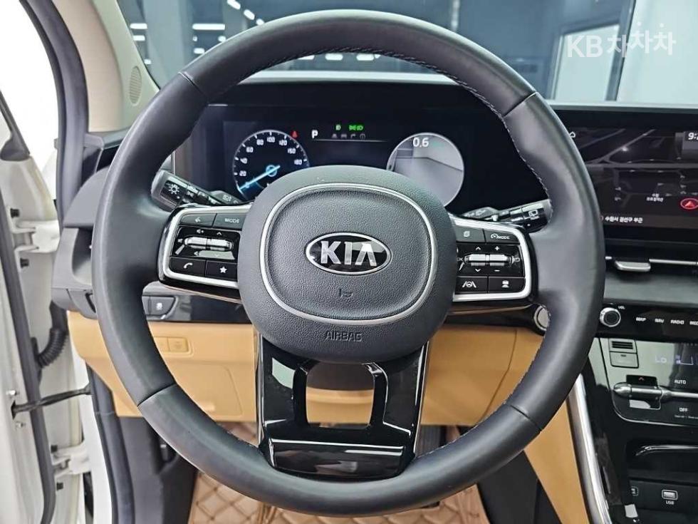 Kia Carnival — miniaturë 9