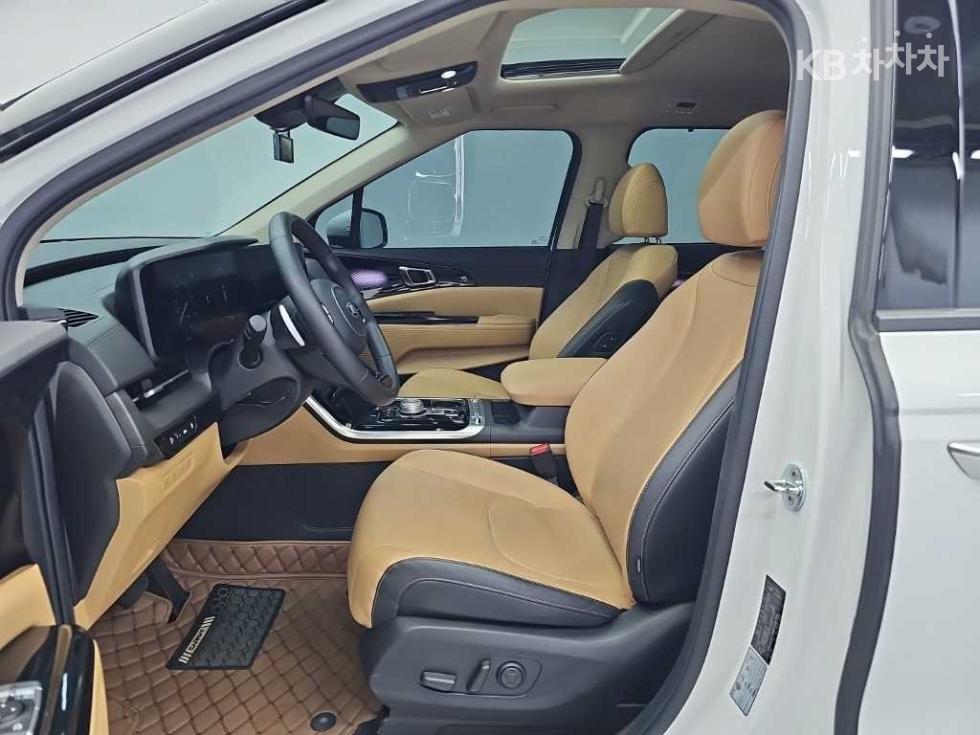 Kia Carnival — miniaturë 11