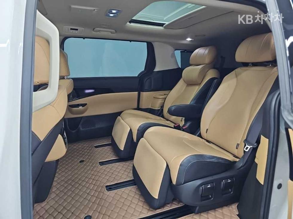 Kia Carnival — miniaturë 12