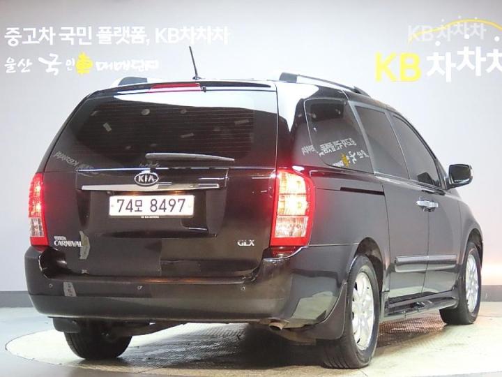 Kia Carnival — miniaturë 2