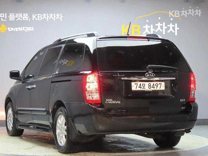 Kia Carnival — miniaturë 4
