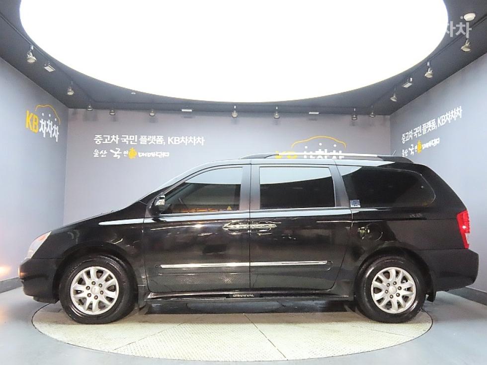 Kia Carnival — miniaturë 5