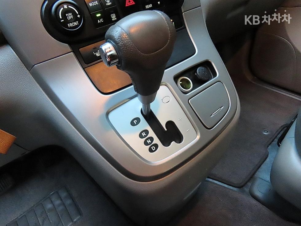 Kia Carnival — miniaturë 9