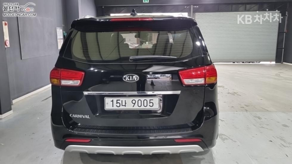 Kia Carnival — miniaturë 4