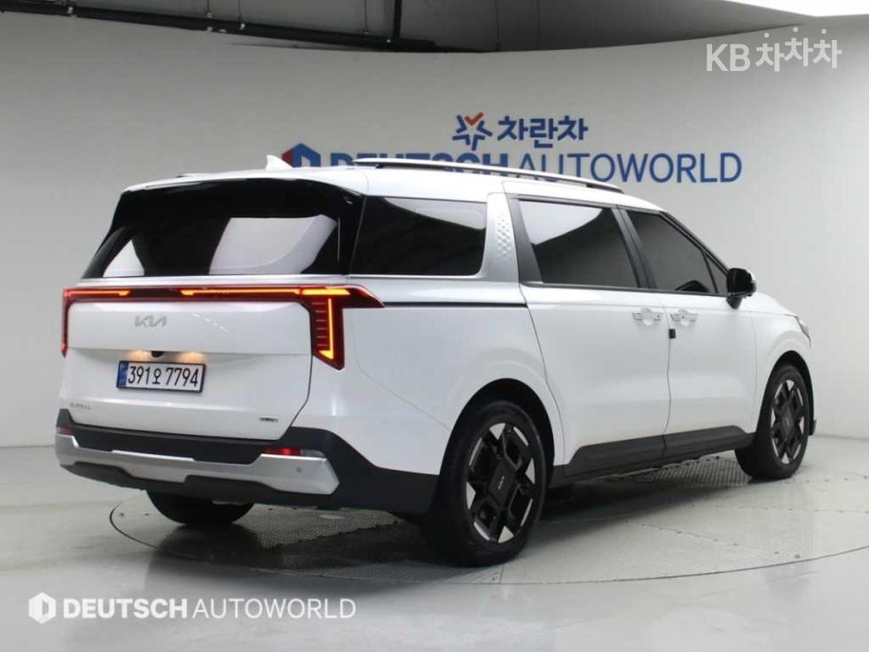 Kia Carnival — miniaturë 2