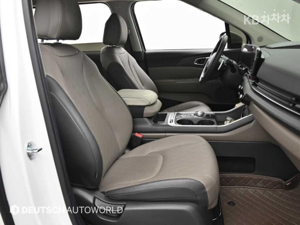 Kia Carnival — miniaturë 10