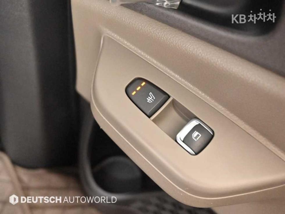 Kia Carnival — miniaturë 16
